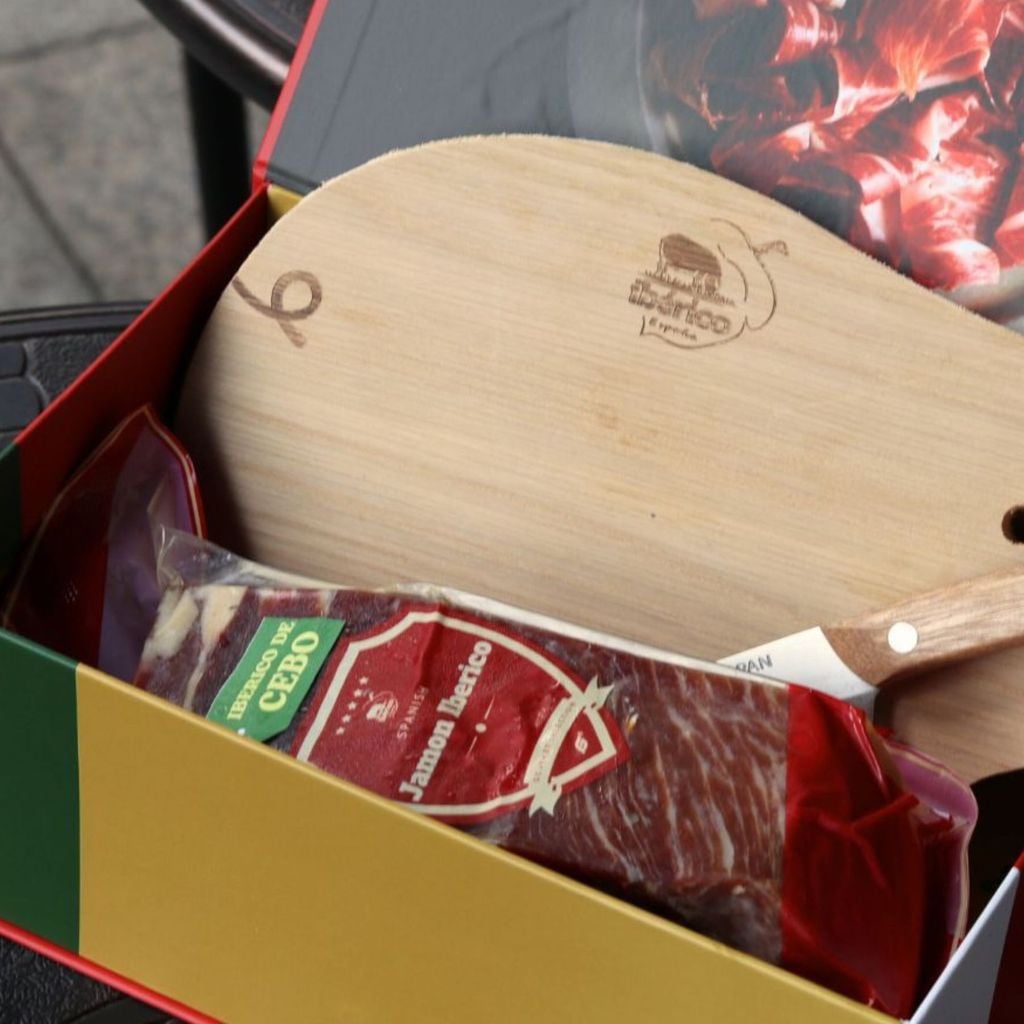 Hộp quà đùi heo muối Deraza mini 1KG Iberico Cebo 50% 24 tháng