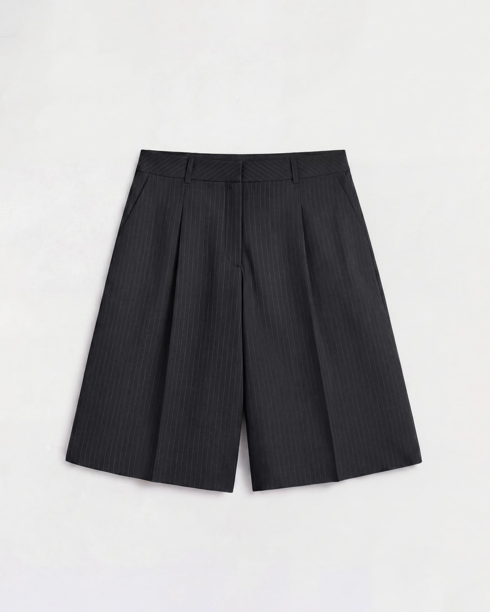  STRIPED BERMUDA SHORTS 