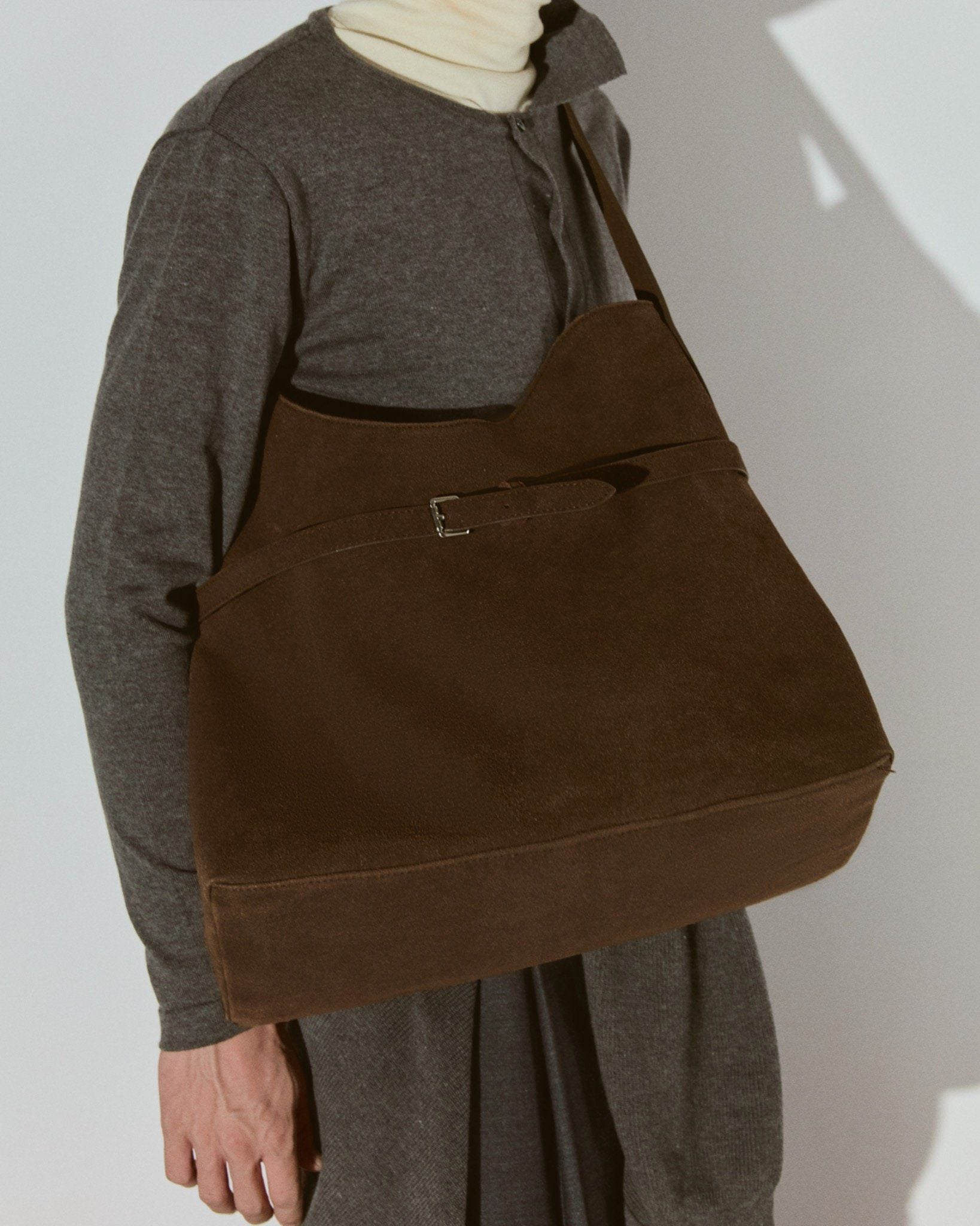  BELTED SUEDE TOTE 