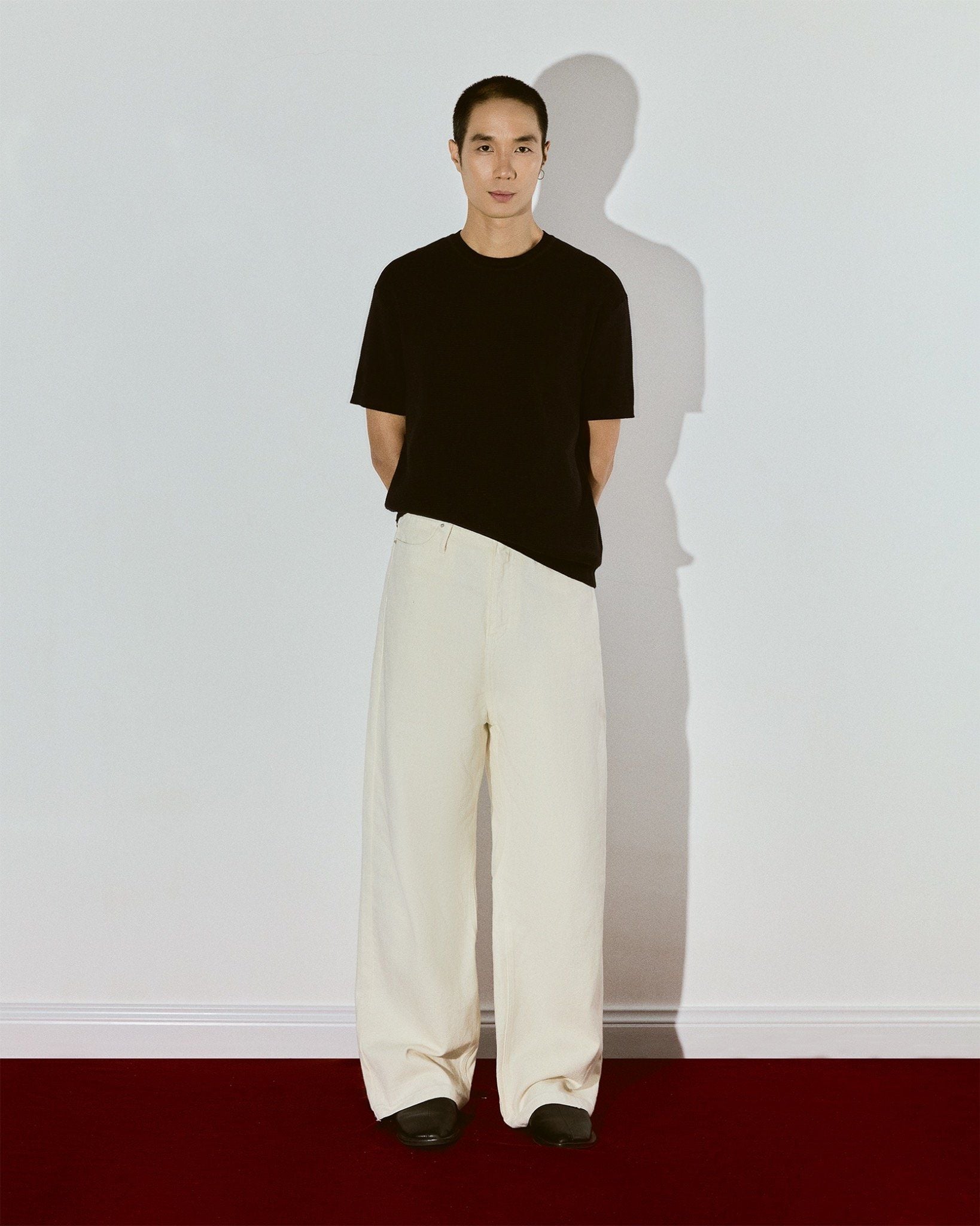  BLACK FIT KNITTED T-SHIRT 