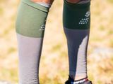  Băng bảo vệ bắp chân Compressport Unisex's 2V2 Calf Sleeve Rf - Green/Steel Grey 