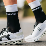  Tất chạy bộ Compressport Mid Compression Socks V2.0 - Black/White 