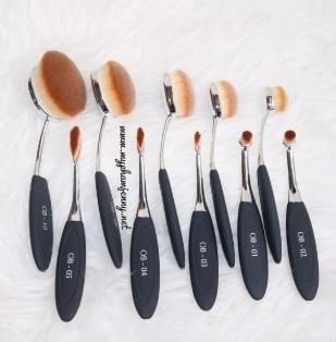 VACOSI_Cọ Trang Điểm Oval OB - 10