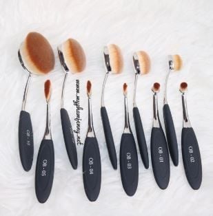 VACOSI_Cọ Trang Điểm Oval OB - 10