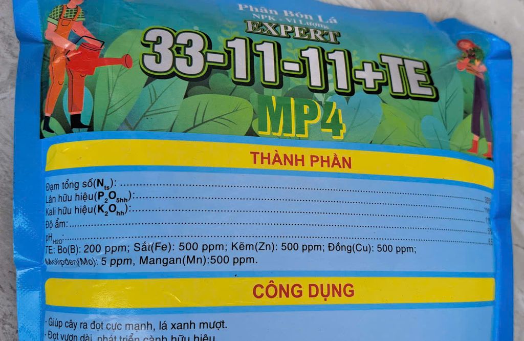 Expert 33-11-11 + TE (1kg) : Kích ra chồi, bung đọt mạnh, phát đọt, mập chồi - Đẻ nhánh, xanh lá, bung tược và kích ra rễ mạnh