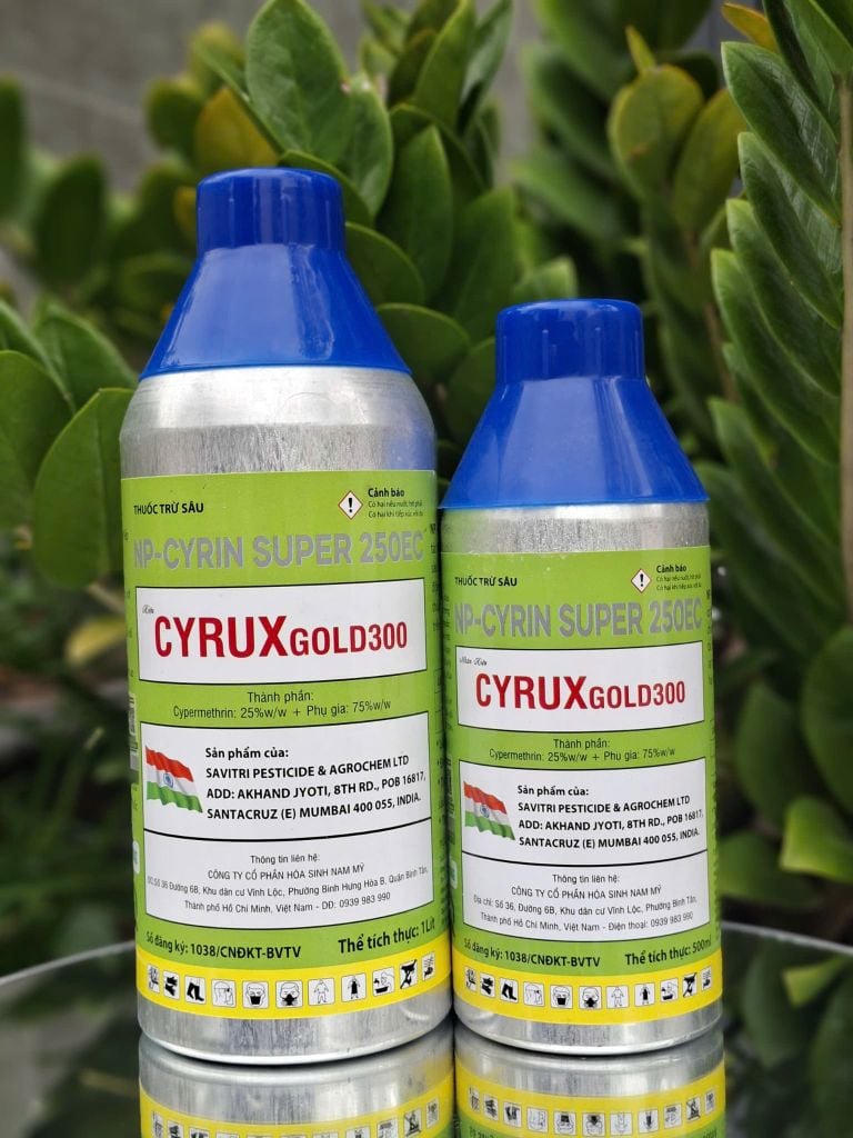 (500ml & 1L) Cyrux Gold 300Ec 1 lít, Np-Cyrin Super 250Ec 1L: trừ Sâu đầu đen hại dừa, sâu cuốn lá lúa, sâu xanh hại đậu tương, rệp sáp cà phê