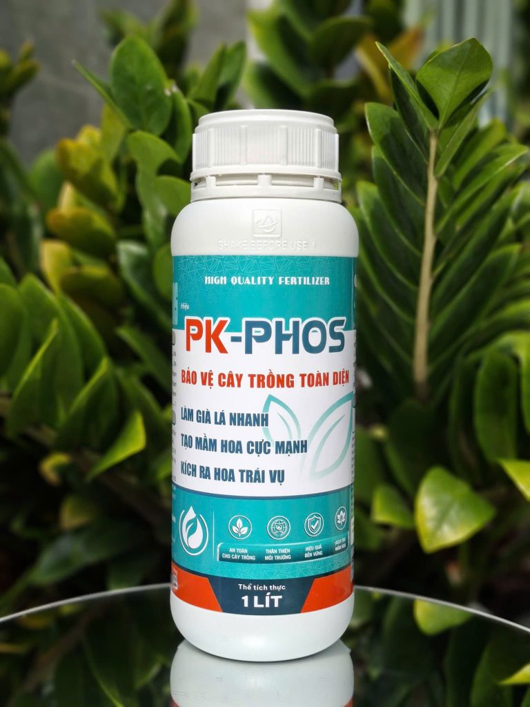 (Chai 1 Lít) Phân bón hỗn hợp PK AGAMA-PHOS [Hiệu PK PHOS]: bảo vệ cây trồng toàn diện, làm già lá nhanh, tạo mầm hoa cực mạnh, kích ra hoa trái vụ