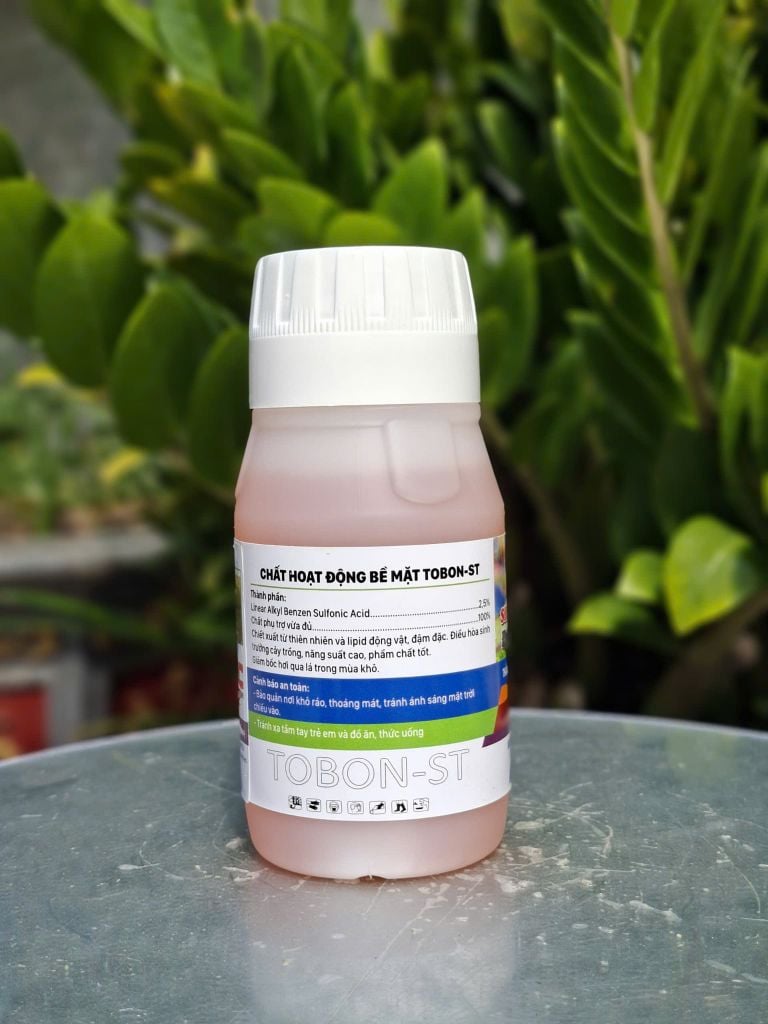 (250ml) SIÊU THẤM SÂU - ĐA TÁC ĐỘNG 1102: siêu thấm sâu, siêu trợ lực, loang trải đều, thấm sâu nhanh, bám dính cực mạnh lên sâu bọ, lá cây, sát khuẩn bề mặt - xua đuổi côn trùng, ngăn ngừa sương muối - giải độc cây trồng