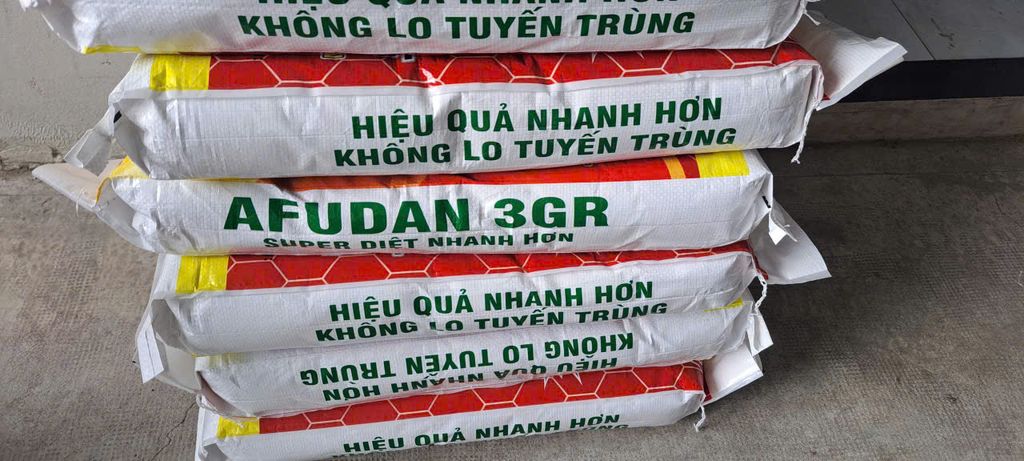 (1kg) Rải gốc afudan 3gr rải gốc , thuốc đặc trị trừ tuyến trùng gây bướu rễ, sùng đất,mối mọt, trị sâu đục thân, rệp sáp