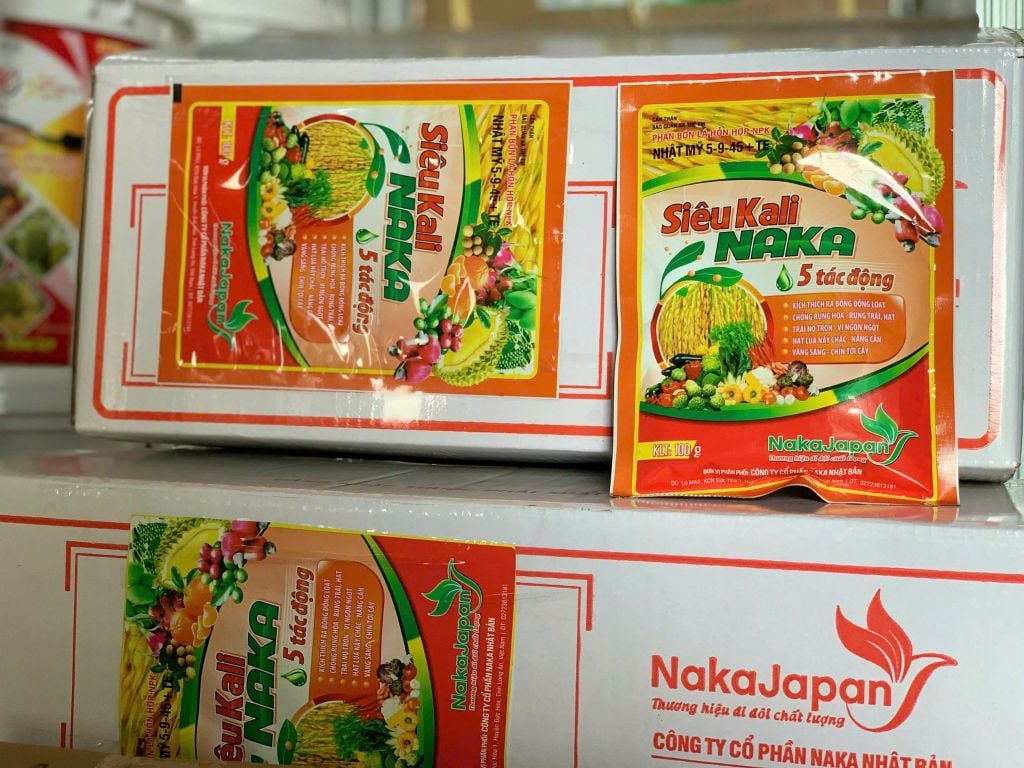 Gói siêu kali naka 100g : 5-9-45+TE - Kích ra bông đồng loạt, chống rụng hoa, trái, hạt lúa chắc, trái no tròn