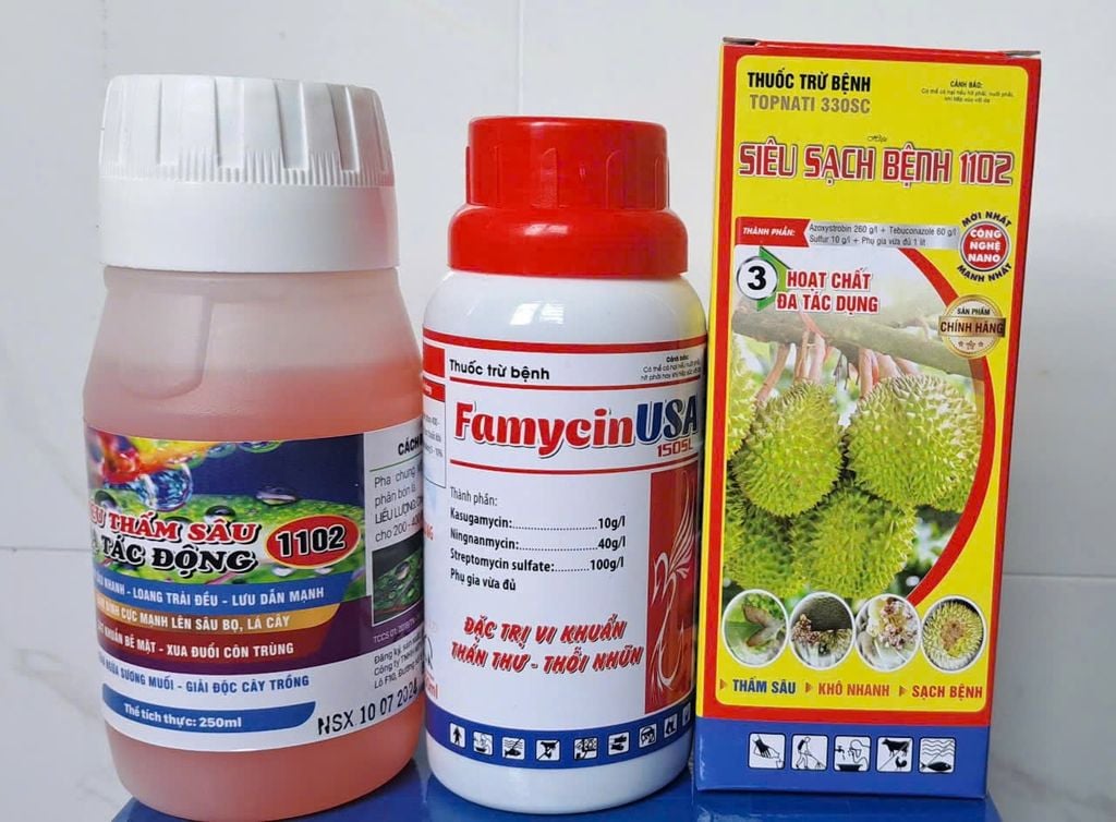 Rửa mắt cua sầu riêng, bảo vệ mầm hoa sầu riêng không bị nấm bệnh tấn công, bông  không bị đen