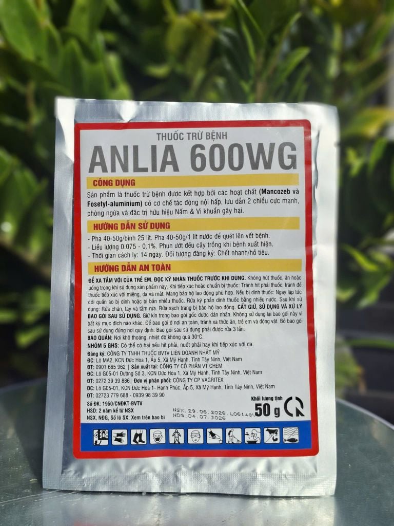 Bộ Giải Pháp 1 gói SẠCH BỆNH 1102 + 1 gói AGRONIL: đặc trị sương mai, cháy lá, đốm lá trên cây dưa hấu