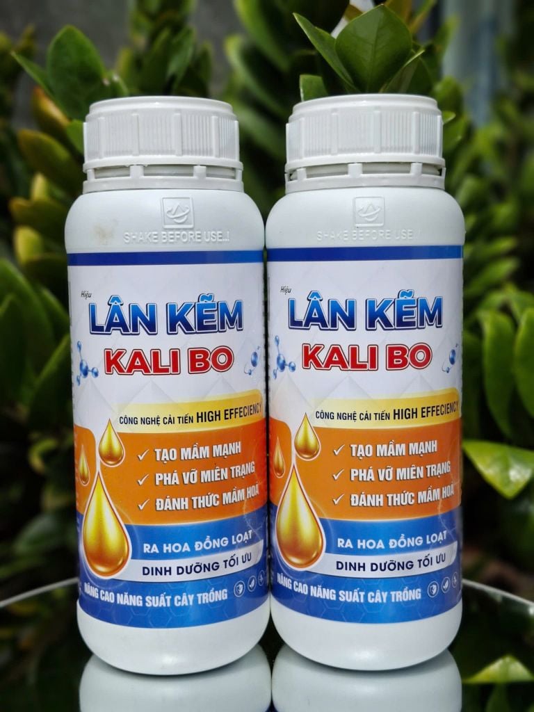 (Chai 1L) Phân bón lá PK- Vi Lượng Green King Kali - Hiệu LÂN KẼM KALI BO: công nghệ cải tiến. Tạo mầm mạnh, phá vỡ miên trạng, đánh thức mầm hoa, ra hoa đồng loạt, dinh dưỡng tối ưu, nâng cao năng suất cây trồng