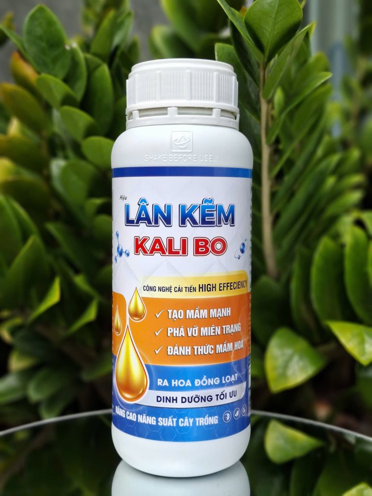 (Chai 1L) Phân bón lá PK- Vi Lượng Green King Kali - Hiệu LÂN KẼM KALI BO: công nghệ cải tiến. Tạo mầm mạnh, phá vỡ miên trạng, đánh thức mầm hoa, ra hoa đồng loạt, dinh dưỡng tối ưu, nâng cao năng suất cây trồng