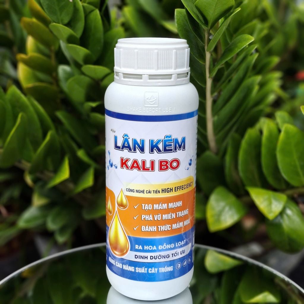 (Chai 1L) Phân bón lá PK- Vi Lượng Green King Kali - Hiệu LÂN KẼM KALI BO: công nghệ cải tiến. Tạo mầm mạnh, phá vỡ miên trạng, đánh thức mầm hoa, ra hoa đồng loạt, dinh dưỡng tối ưu, nâng cao năng suất cây trồng