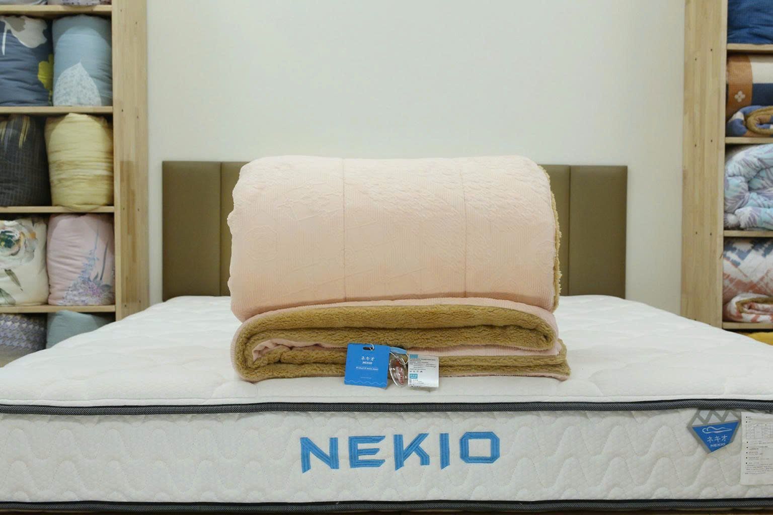  Chăn lông cừu vân Kem 