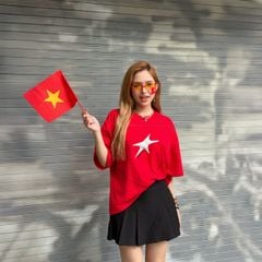 SILVER STAR BOXY TEE