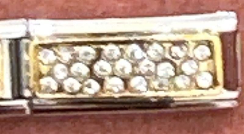 Charm dài