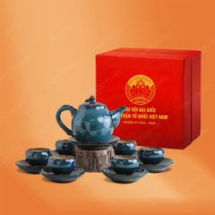 Quà tặng Đại hội đại biểu - Bộ ấm trà Đông Hoa men lam hoả biến