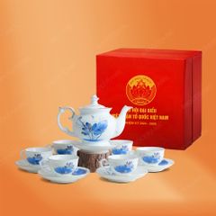 Bộ ấm trà Đài Các sen chuồn xanh chỉ vàng quà tặng Đại hội Mặt Trận Tổ MTTQ