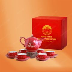 Bộ ấm trà Mẫu Đơn men đỏ Thuận buồm vẽ vàng quà tặng Đại hội MTTQ