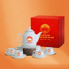 Quà tặng Đại hội đại biểu - Bộ ấm trà vuông cao kẻ chỉ vàng in logo