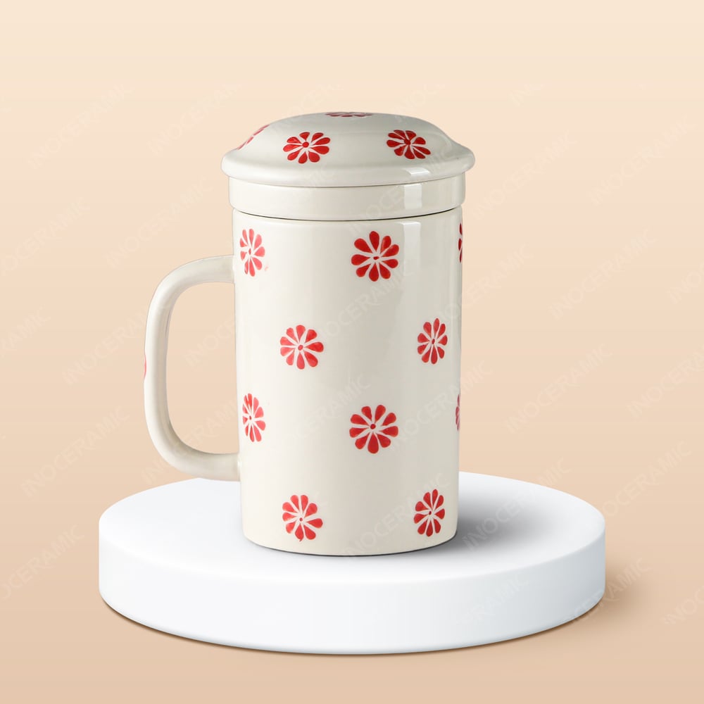 Ca (cốc) lọc trà sứ - Hoa cúc bi vẽ tay in logo