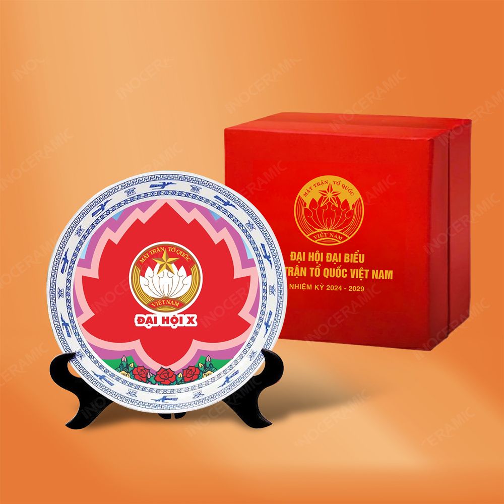 Đĩa biểu trưng in hình tranh cổ động Đại hội Mặt Trận Tổ Quốc