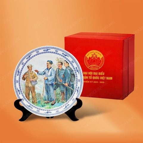 Đĩa biểu trưng in hình Chủ tịch Hồ Chí Minh quà tặng Đại hội Mặt Trận Tổ Quốc