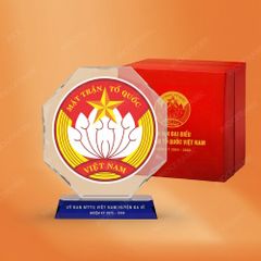 Biểu trưng pha lê kỷ niệm in logo quà tặng Đại hội Mặt Trận Tổ Quốc