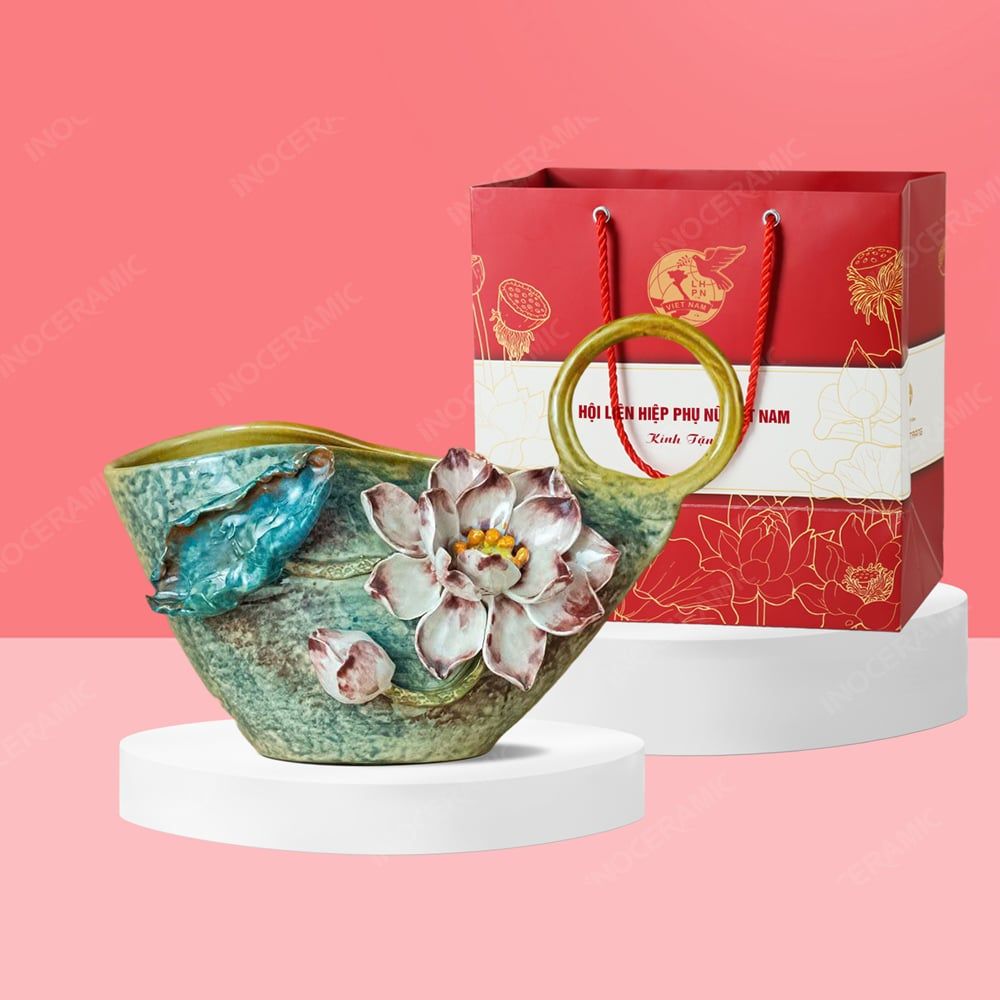 Quà tặng phụ nữ - Lọ làn hoa sứ Bát Tràng đắp nổi