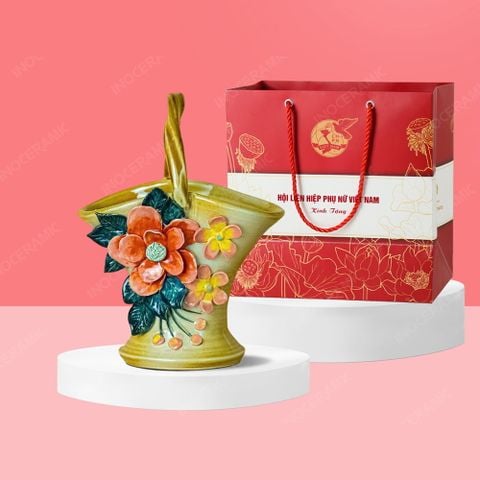 Quà tặng phụ nữ - Giỏ hoa cao sứ Bát Tràng đắp nổi