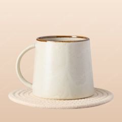 Cốc sứ bệt đại Sương Mộc - Men ngà chấm nâu
