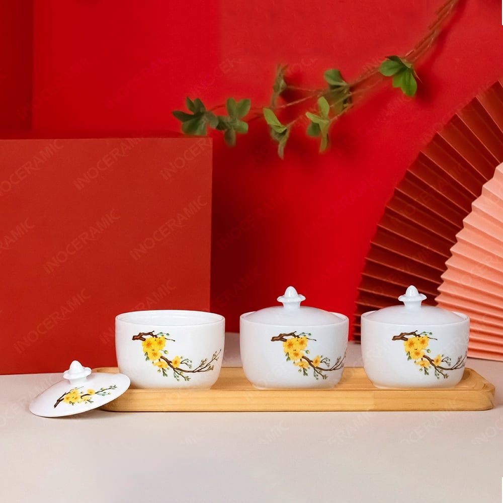 Khay 3 hũ mứt hoa mai vàng Bát Tràng – Quà Tết in logo doanh nghiệp