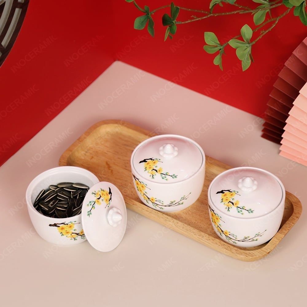 Khay 3 hũ mứt hoa mai vàng Bát Tràng – Quà Tết in logo doanh nghiệp