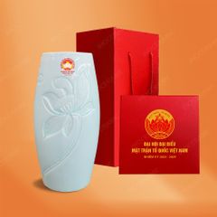 Lọ hoa bom men ngọc khắc sen H27 quà tặng Đại hội Mặt Trận Tổ Quốc