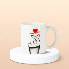 Ly sứ trụ quai C hoa văn Thả Tim vẽ tay in logo