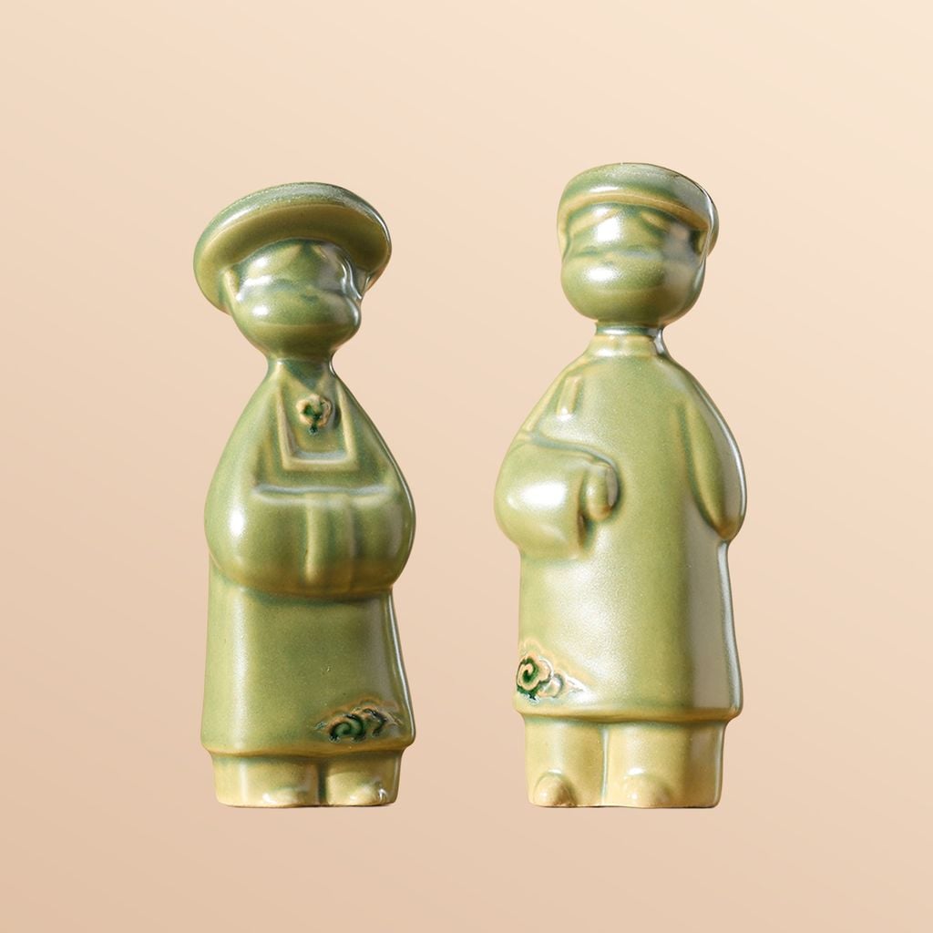 Tượng người mặc Việt Phục - quà tặng văn hóa