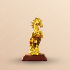 Tượng Chiến Mã Khải Hoàn dát vàng – Quà tặng phong thuỷ cao cấp VIP