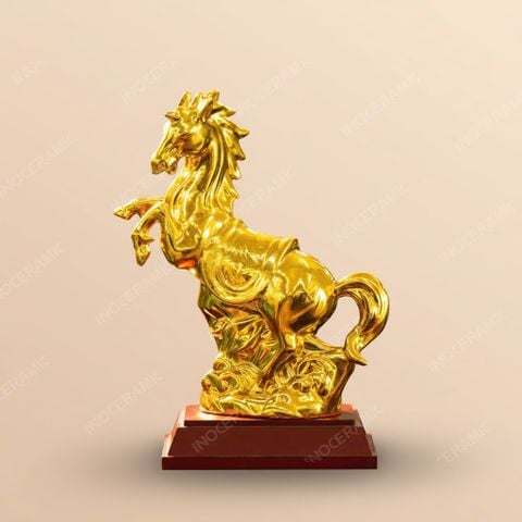 Tượng Chiến Mã Khải Hoàn dát vàng – Quà tặng phong thuỷ cao cấp VIP