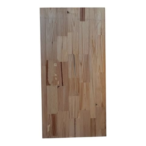  Gỗ ghép thông làm mặt bàn 