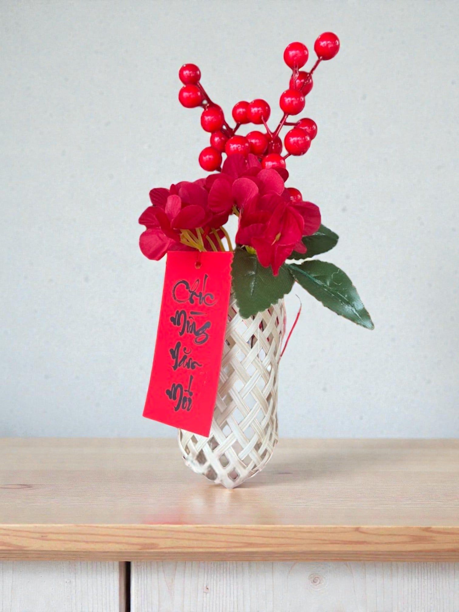 Bình Tre Đan Treo – Xuân Đỏ