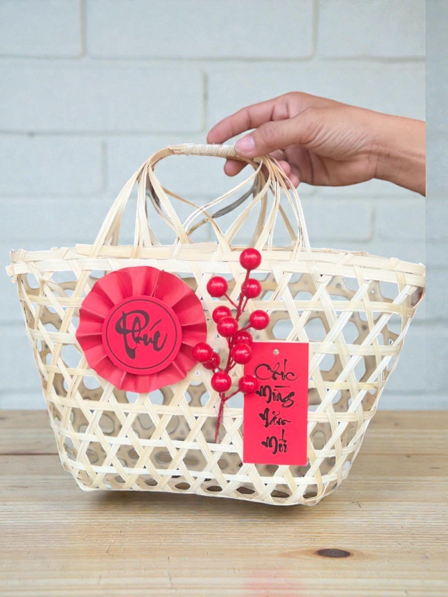 Giỏ tre đan quà Tết