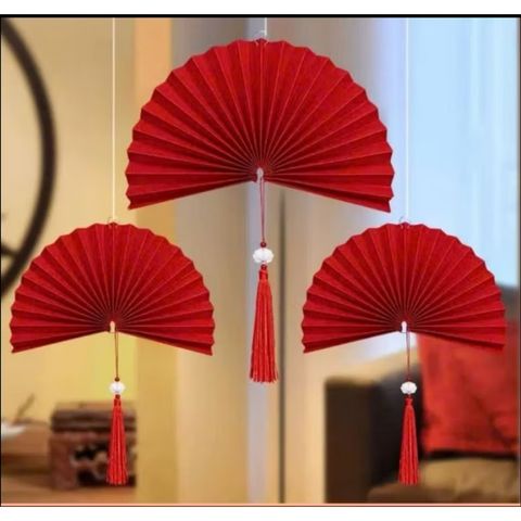  Quạt giấy nhung đỏ trang trí Tết 