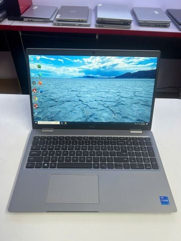 Laptop Dell Latitude 5520 - Intel Core i5 1135G7 | RAM 16GB DDR4 | SSD 256G 15.6 inch Full HD