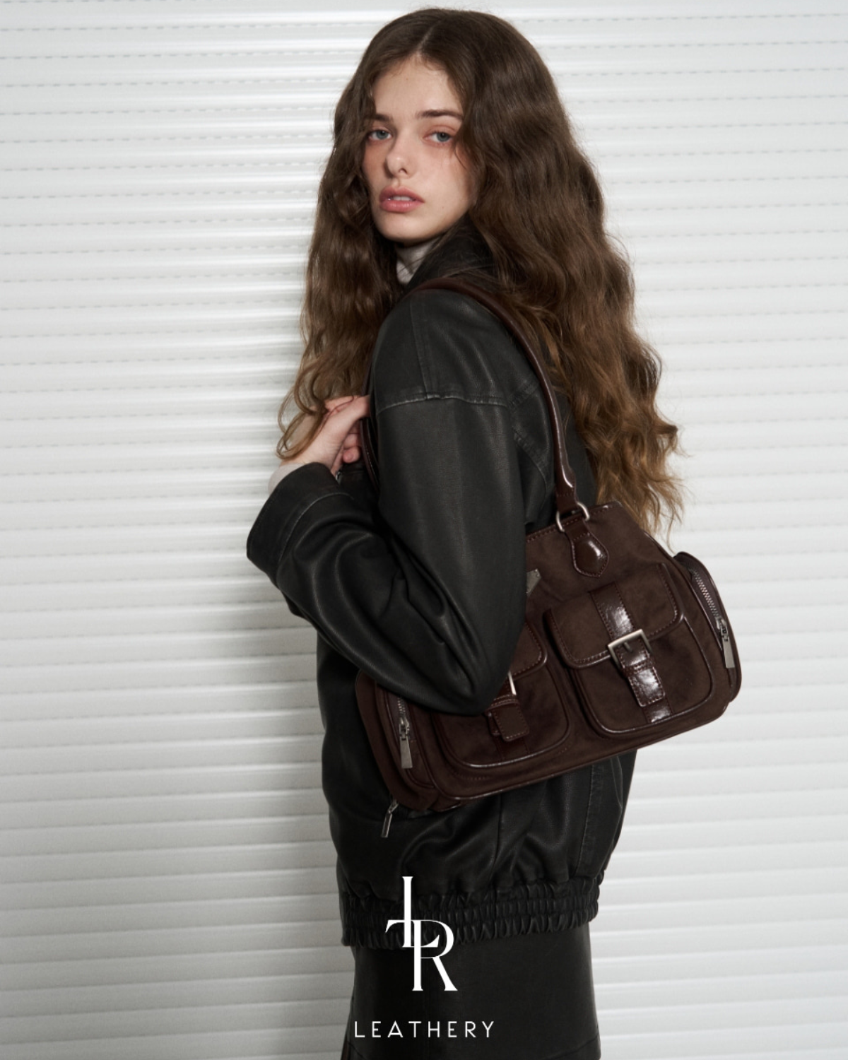  MULTI-POCKET SUEDE SHOULDER BAG 