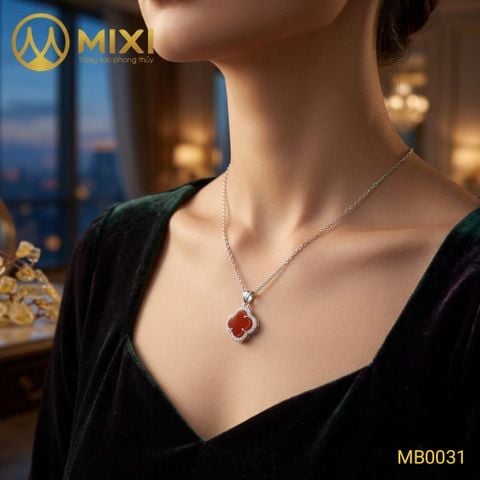Mặt Dây Cỏ 4 Lá Ngọc Bích Đỏ Bọc Bạc