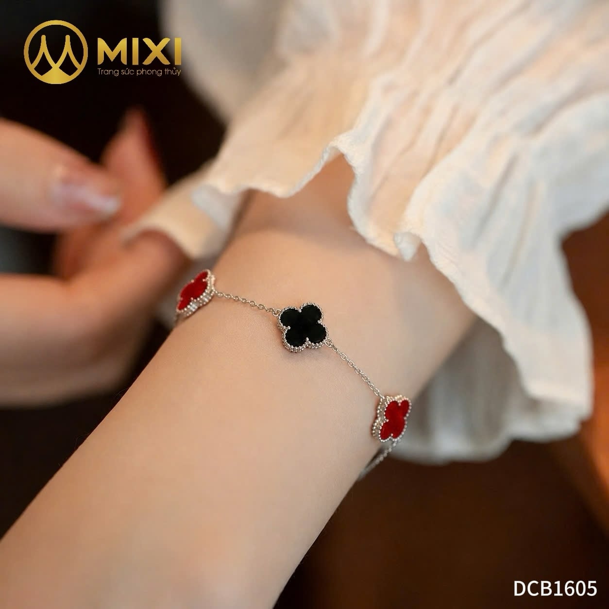 Lắc Tay Bạc Cỏ 4 Lá 2 Mặt Mã Não Đen Mix 3 Mặt Mã Não Đỏ