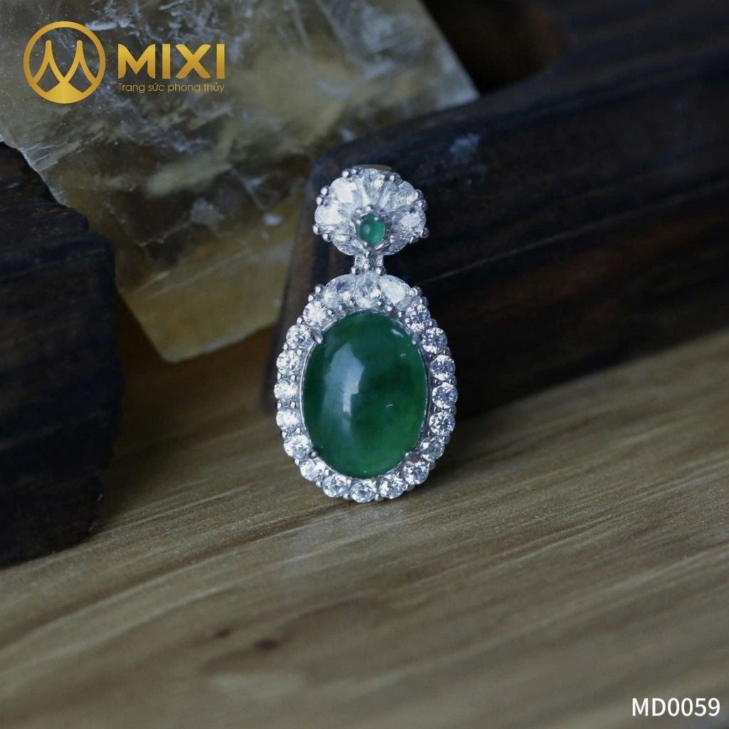Mặt Dây Ngọc Jade A Guatemala Hình Oval Bọc Bạc 925 Sủi Đá Cao Cấp