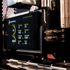 Máy bộ MSI Lightning Zenith